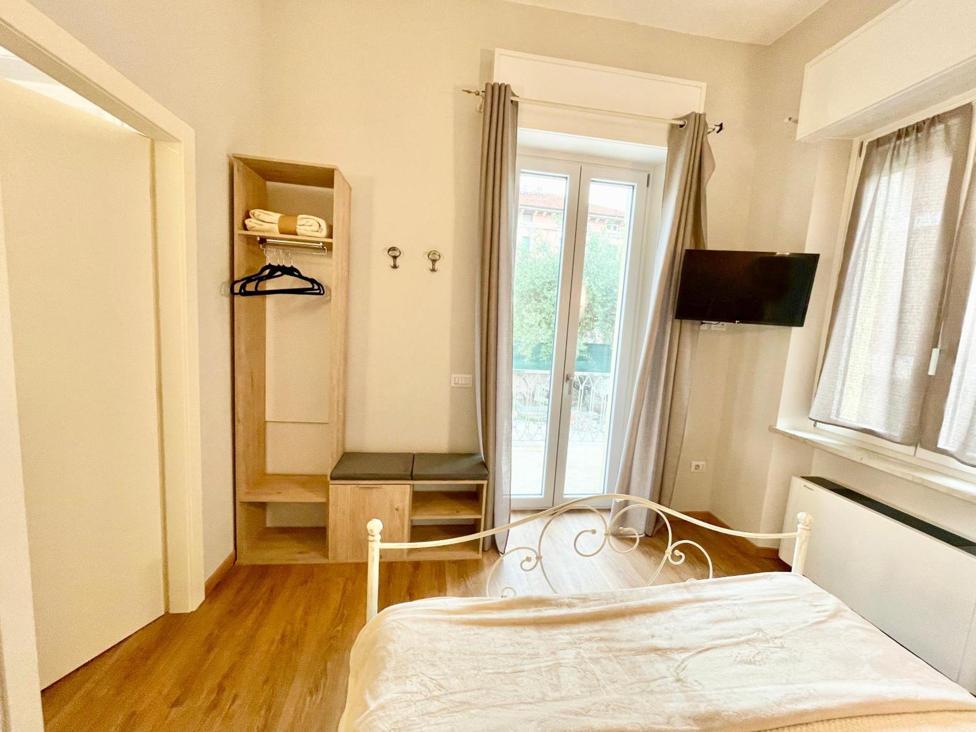Domus 44 Rooms Верона Екстер'єр фото